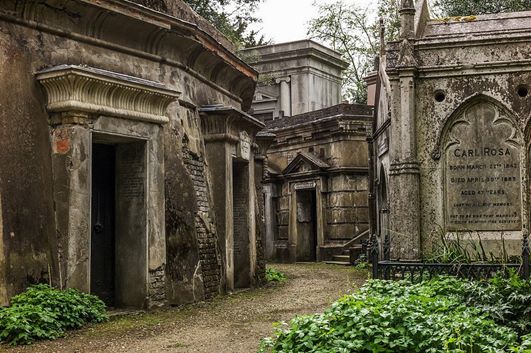 England's Highgate Cemetery